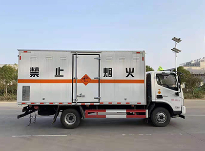 微山爆破器材运输车