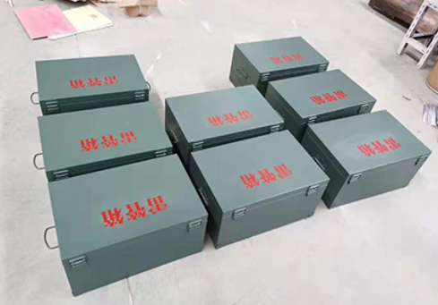 微山炸药箱和雷管箱一般是怎么存放的？